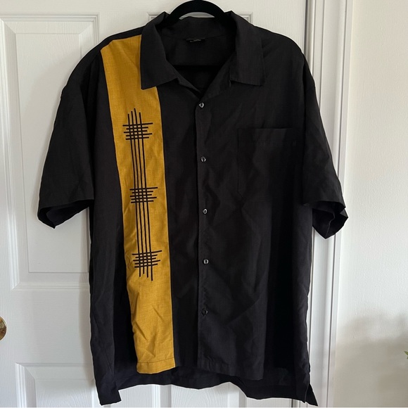 Vintage Steady Classics Clothing Men’s Black and Yellow Bowling Shirt - Picture 3 of 9